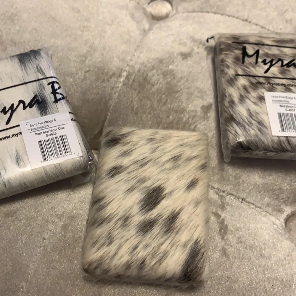 Myra brand hairon covered double sided mirror, one side magnifies, new - Picture 3 of 6